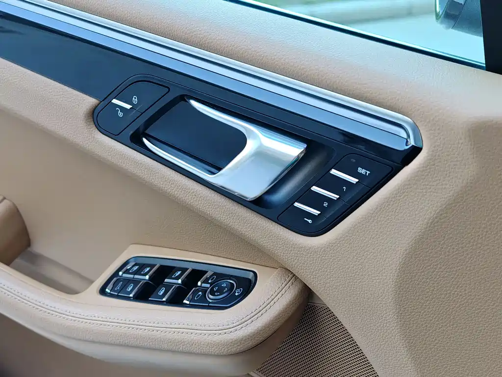 Porsche Macan 2015 — фото 13