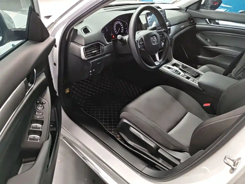 Honda Accord 2020 — фото 16