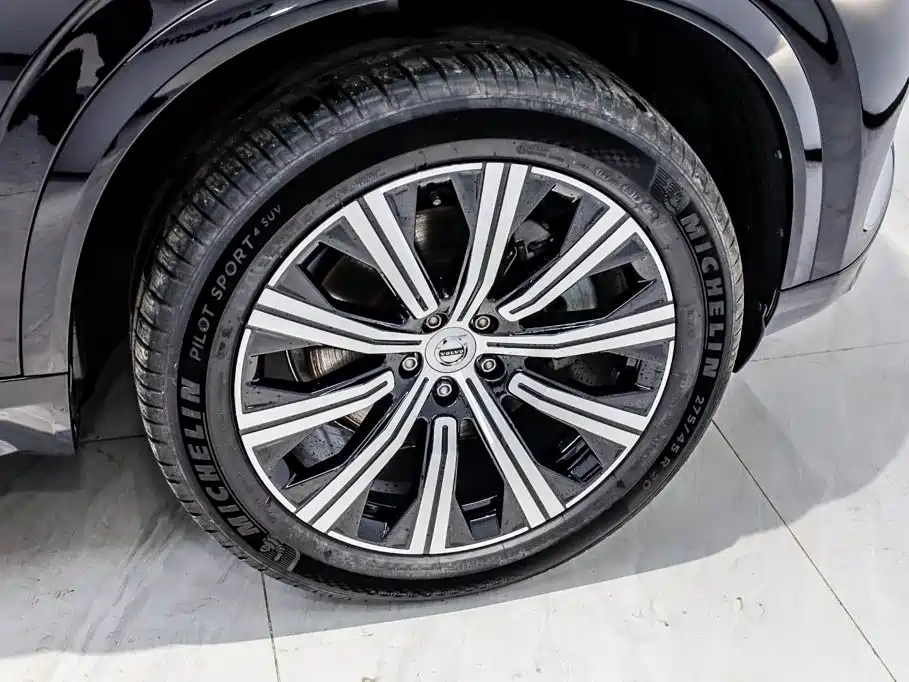Volvo XC90 2023 — фото 15