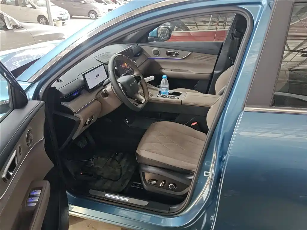 Chery Tiggo 8 PLUS C-DM 2025 — фото 11