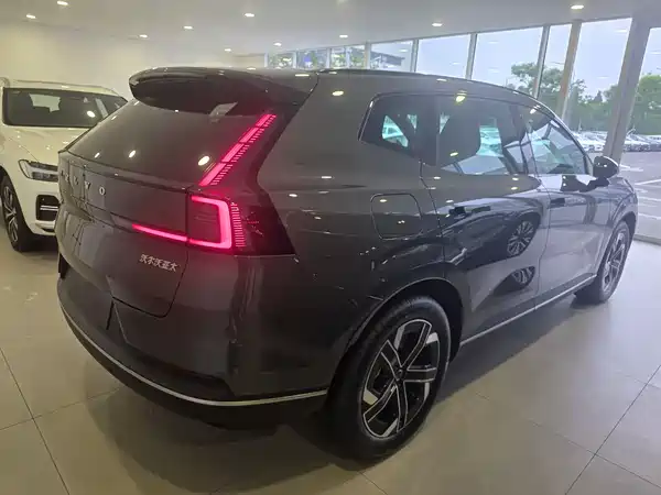 Volvo XC70 Plug-In Hybrid 2026