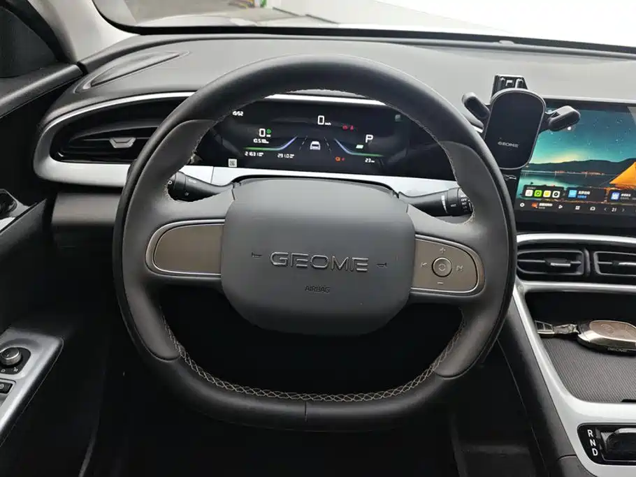 Geely Galaxy Starwish 2025 — фото 15