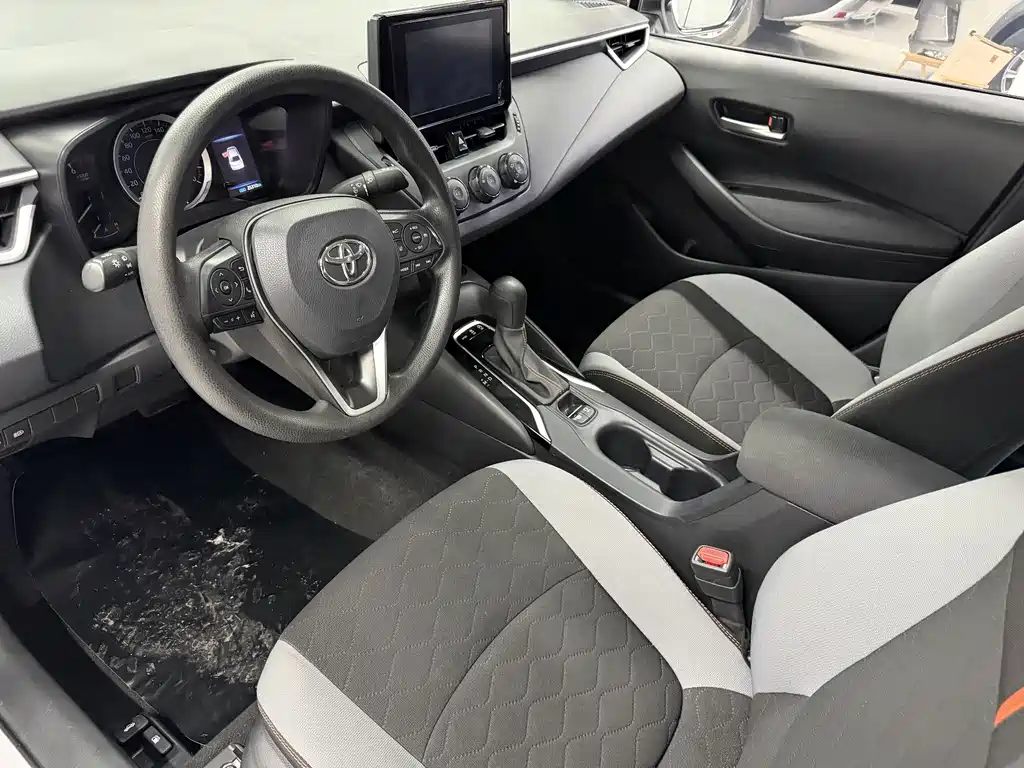 Toyota Corolla 2023 — фото 10