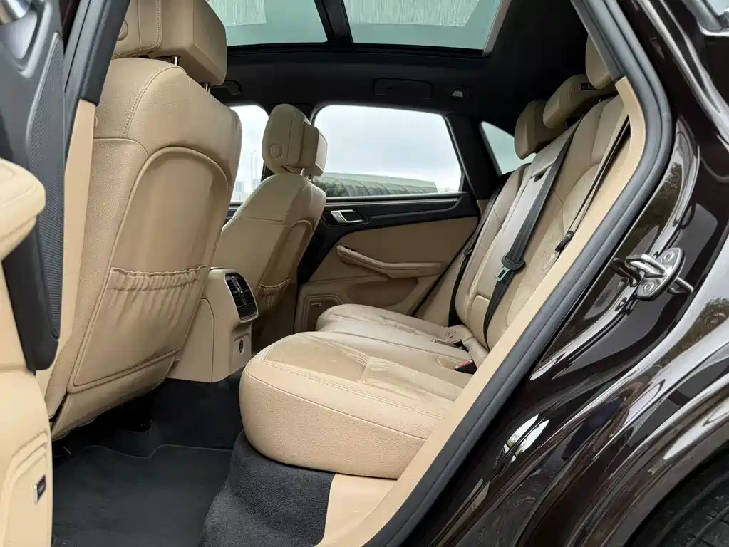 Porsche Macan 2019 — фото 15