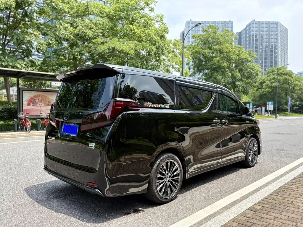 Toyota Alphard 2022 — фото 7