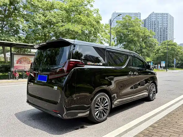 Toyota Alphard 2022