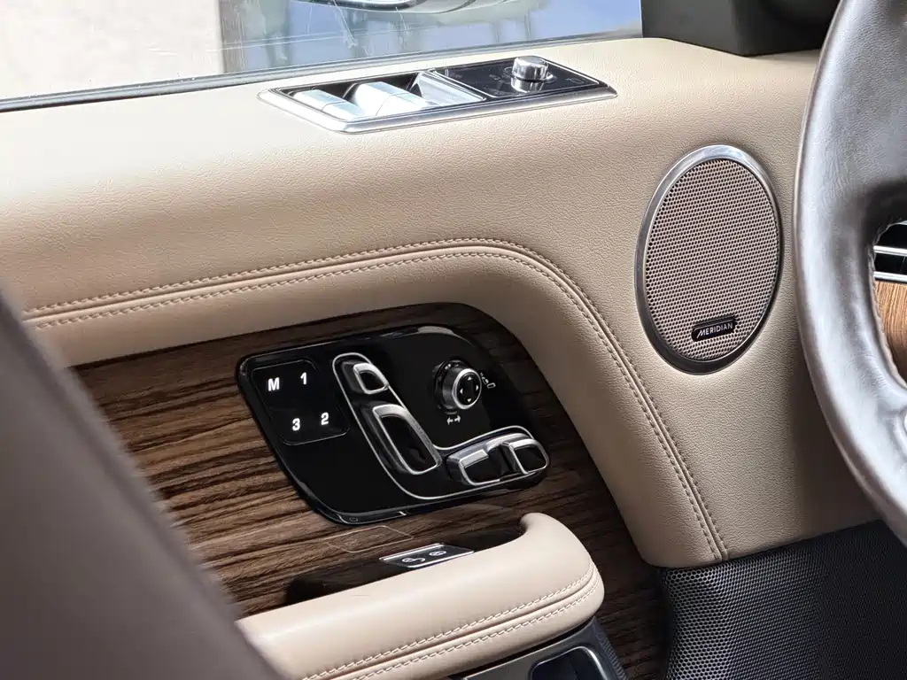 Land Rover Range Rover 2019 — фото 13