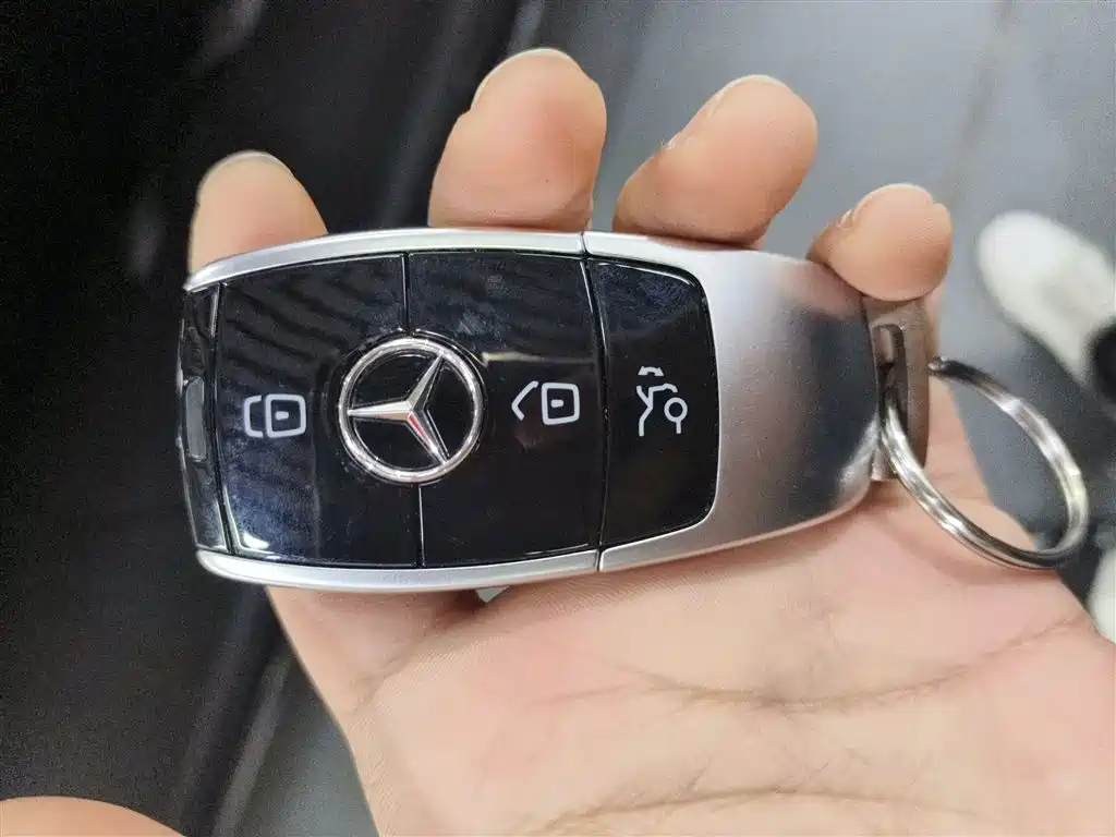 Mercedes-Benz E-Class 2019 — фото 17
