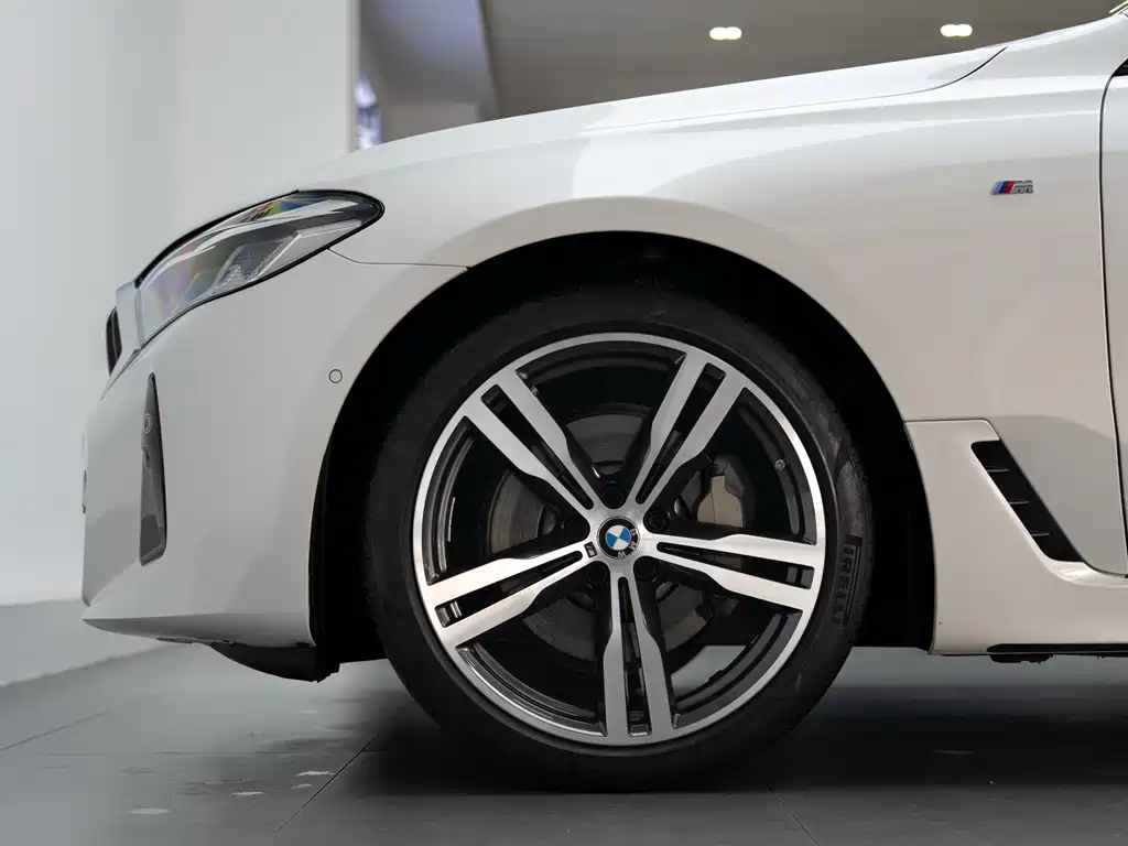BMW 6 Series GT 2023 — фото 9