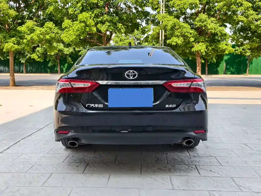 Toyota Camry 2022 — фото 5