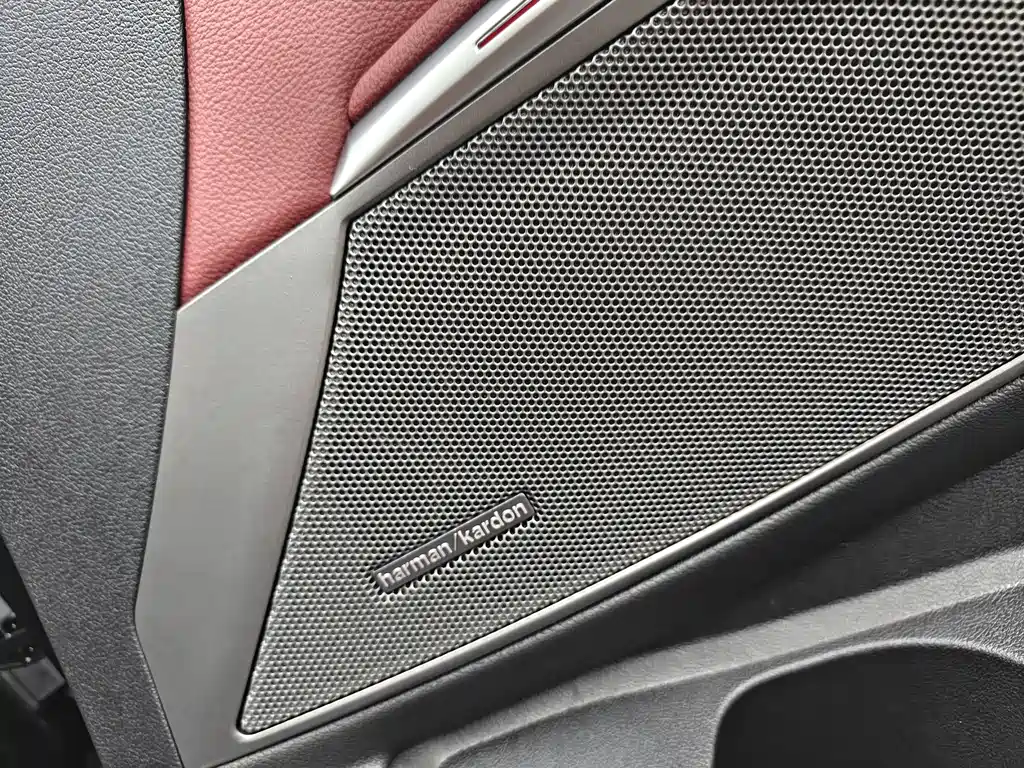 BMW 3 Series 2025 — фото 16