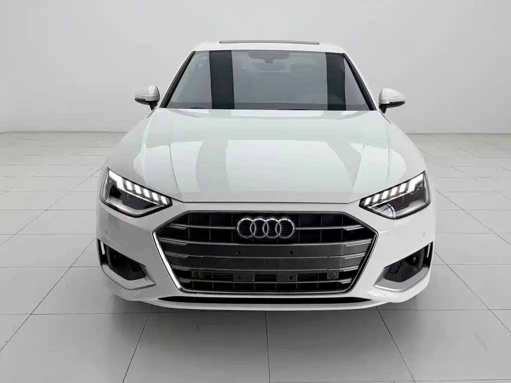 Audi A4L 2020 — фото 1