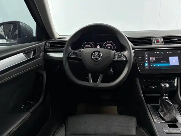 Skoda Superb 2023