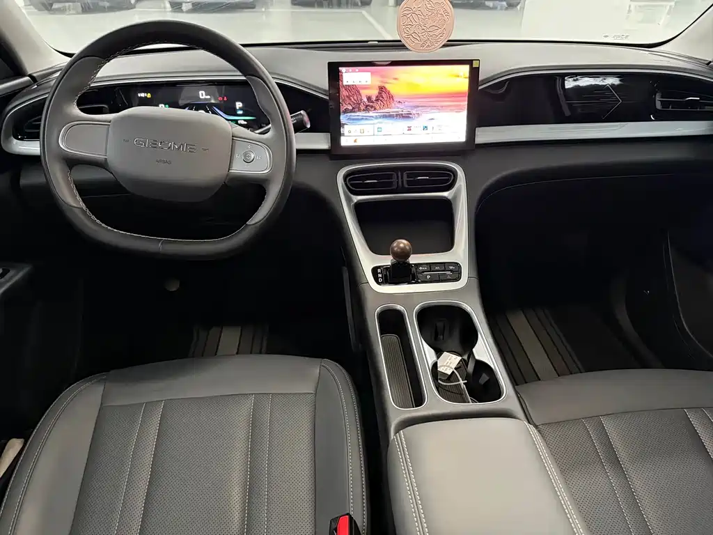 Geely Galaxy Starwish 2025 — фото 13