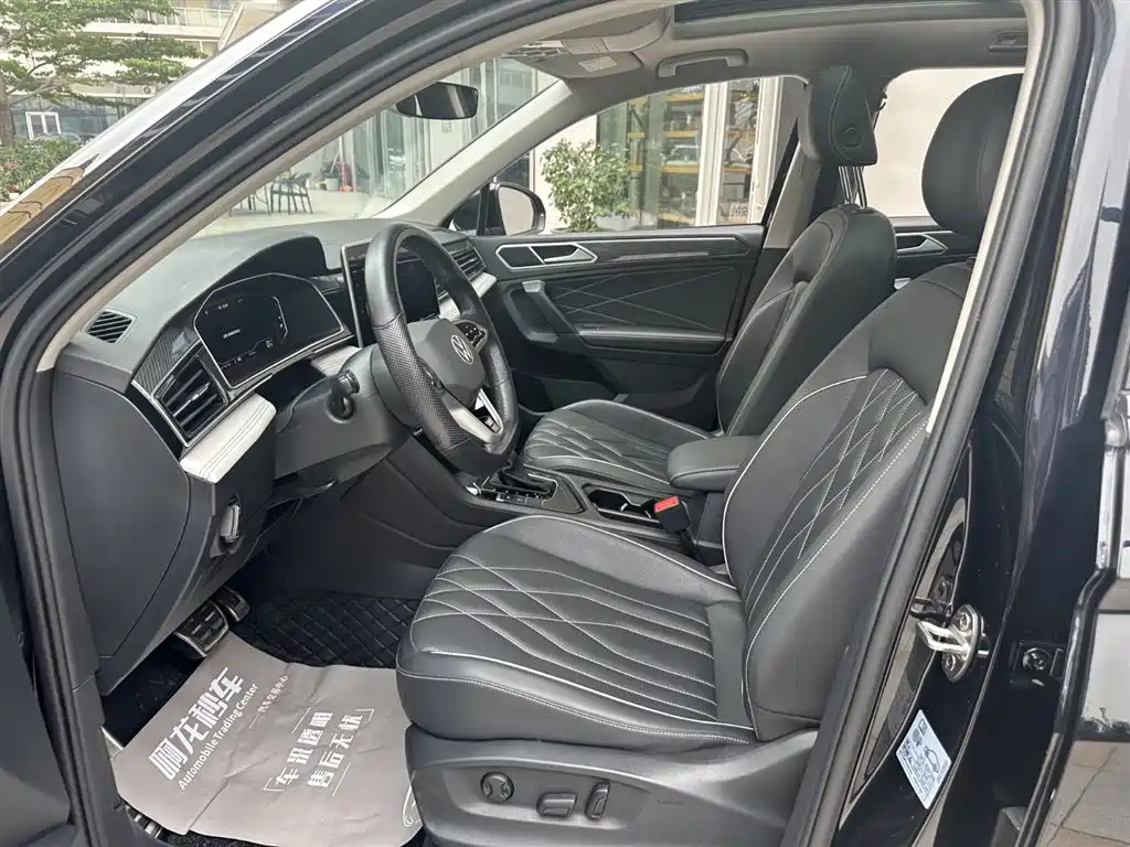 Volkswagen Tiguan L 2023 — фото 15