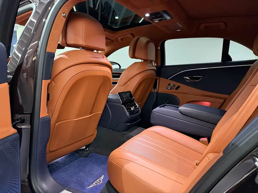 Bentley Flying Spur 2021 — фото 9