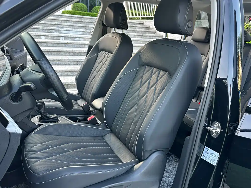 Volkswagen Tiguan L 2024 — фото 11