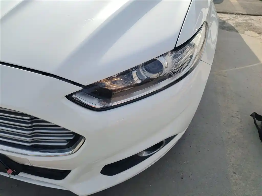 Ford Mondeo 2015 — фото 24
