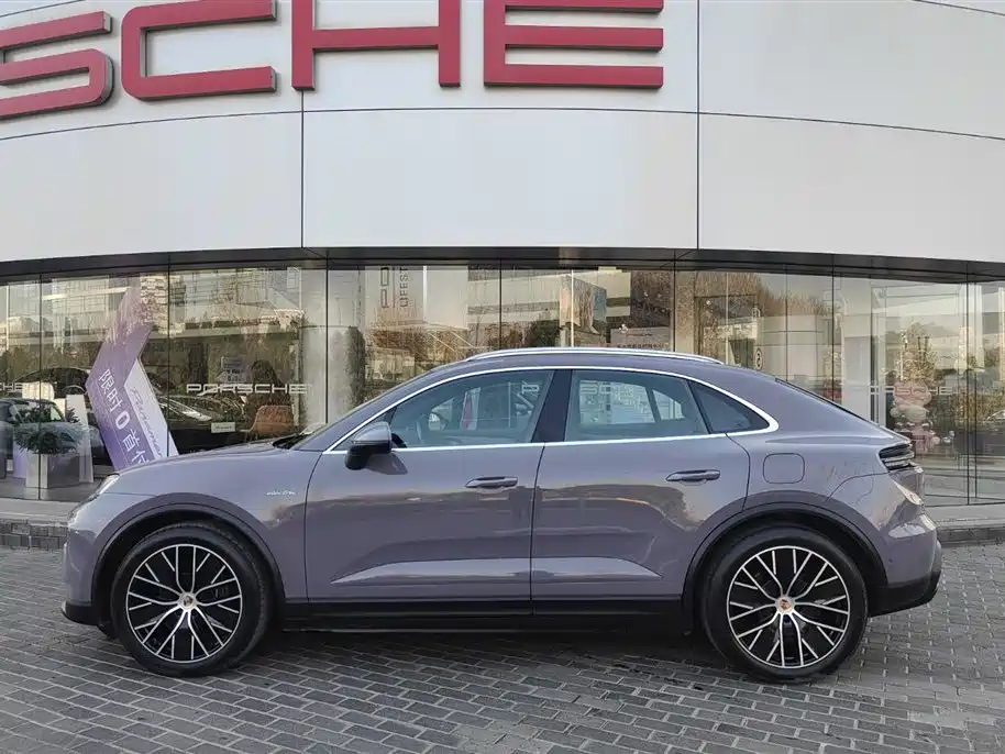 Porsche Macan EV 2024 — фото 4