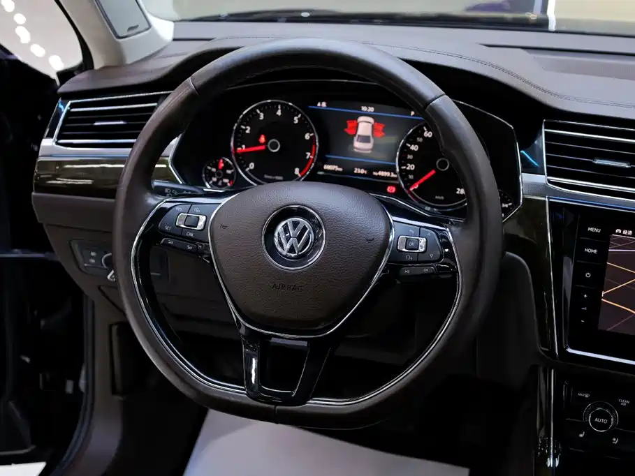 Volkswagen Phideon 2019 — фото 24