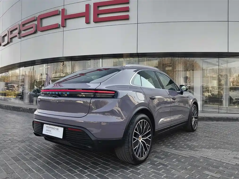 Porsche Macan EV 2024 — фото 3