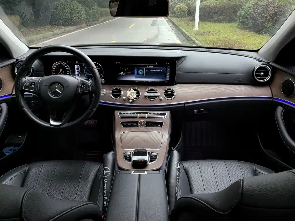 Mercedes-Benz E-Class 2018 — фото 11