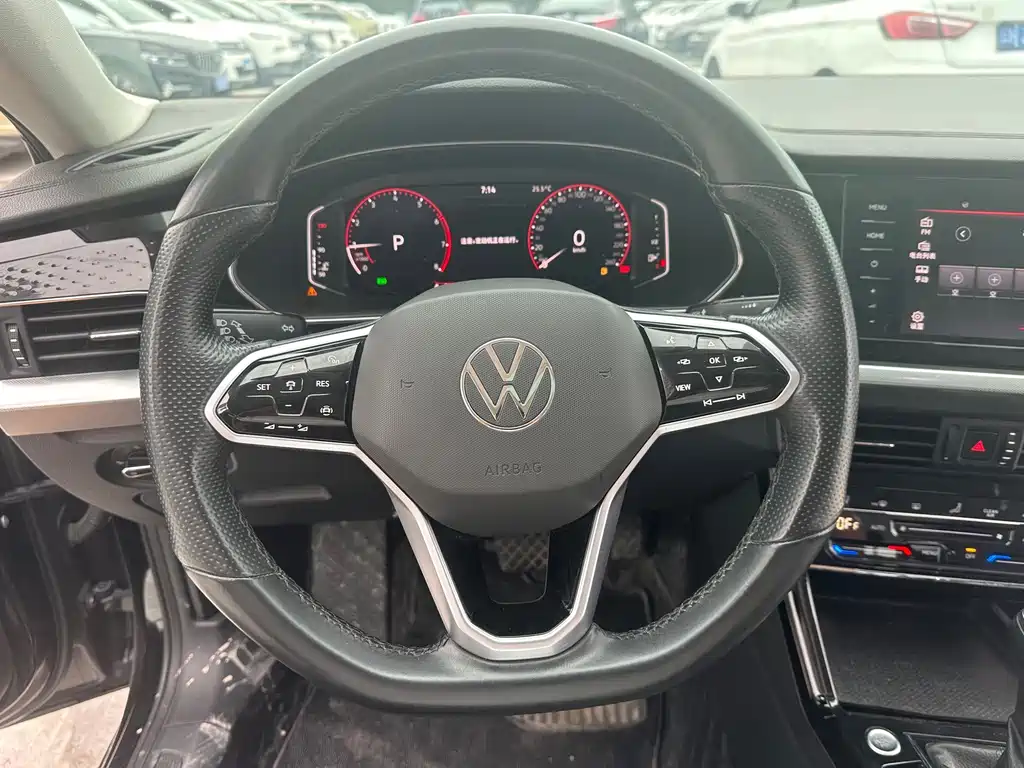 Volkswagen Passat 2023 — фото 11