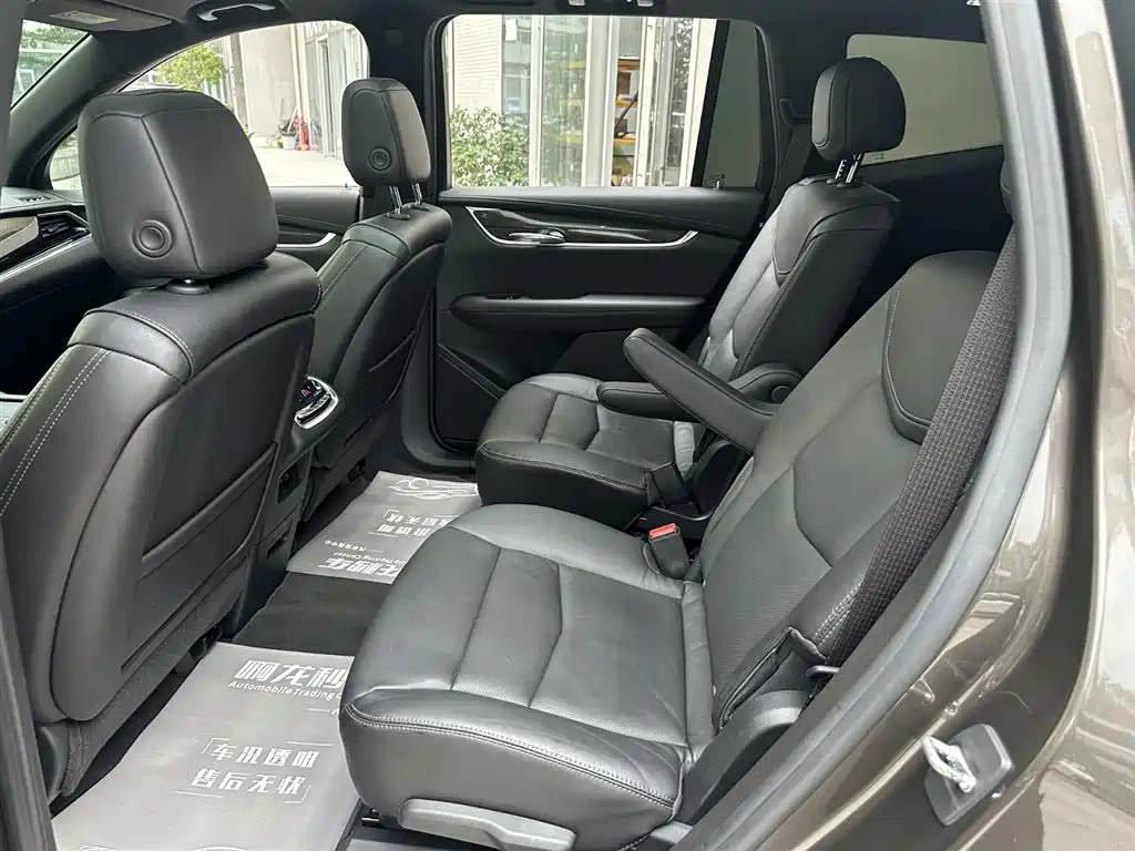 Cadillac XT6 2023 — фото 14
