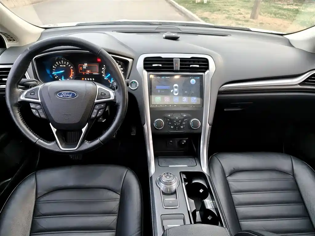 Ford Mondeo 2017 — фото 14