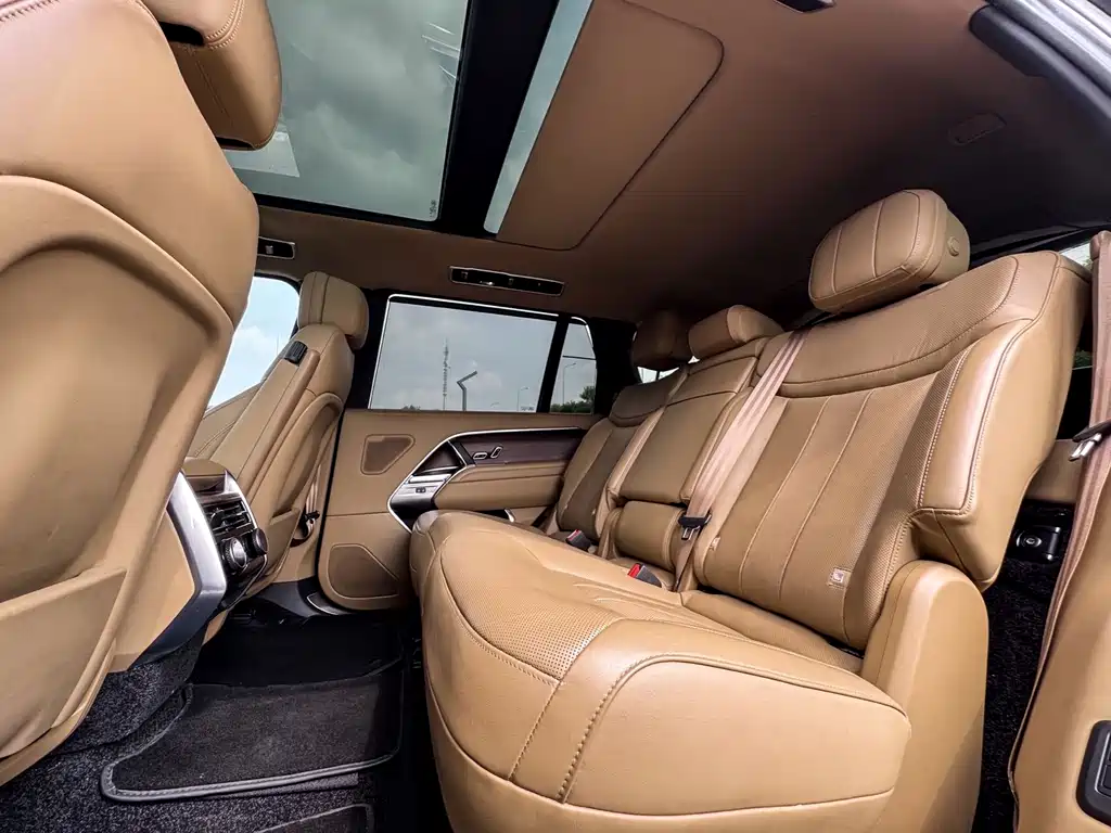 Land Rover Range Rover 2023 — фото 12