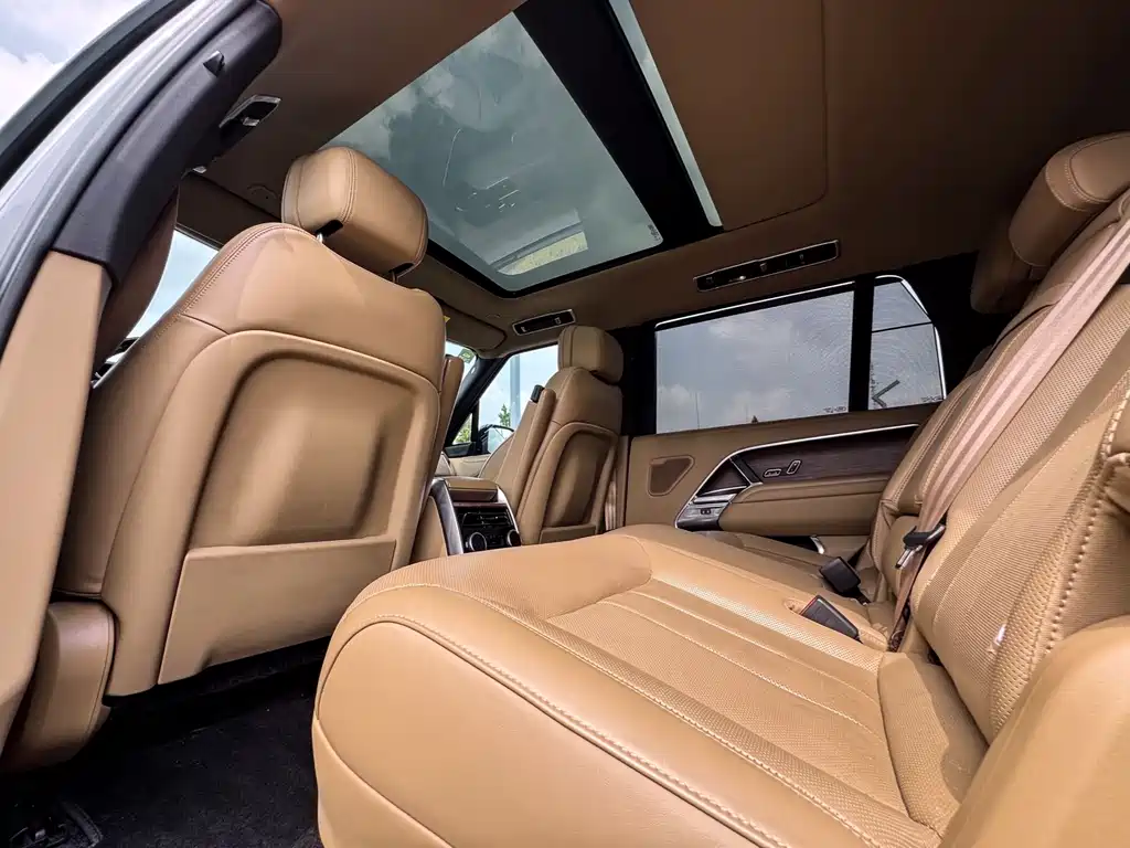 Land Rover Range Rover 2023 — фото 13