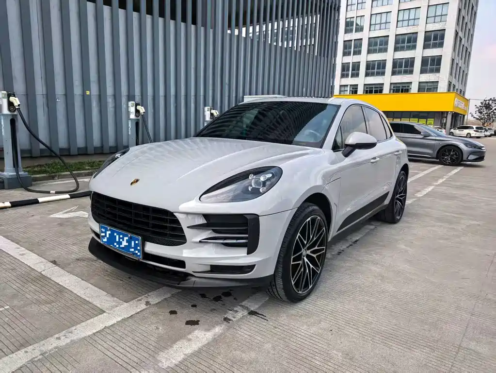 Porsche Macan 2021 — фото 1
