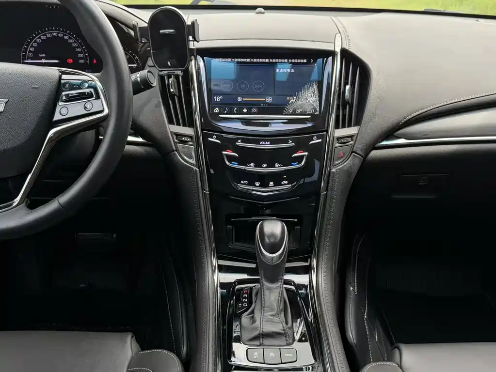 Cadillac ATS-L 2018 — фото 16