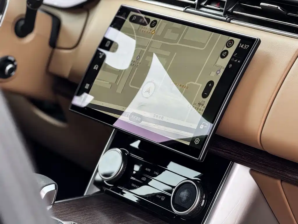Land Rover Range Rover 2023 — фото 11