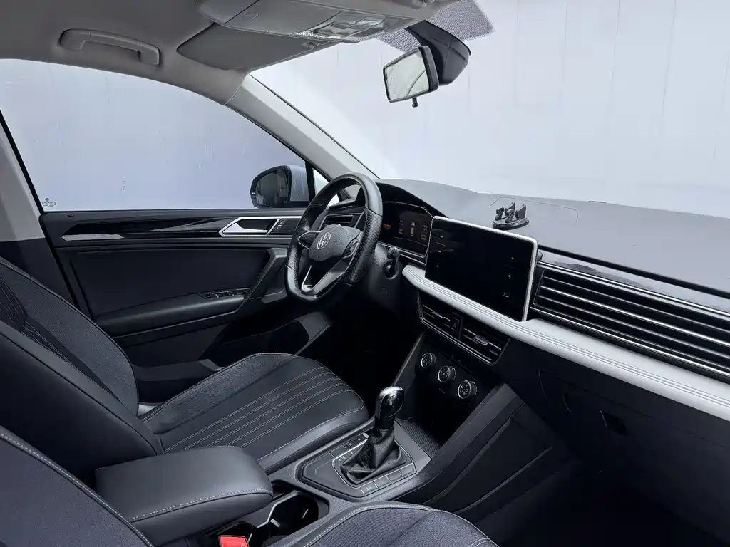 Volkswagen Tiguan L 2022 — фото 12