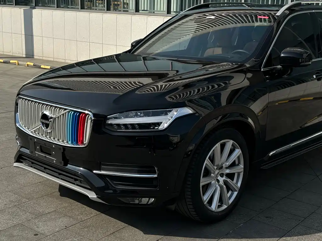Volvo XC90 2018 — фото 26