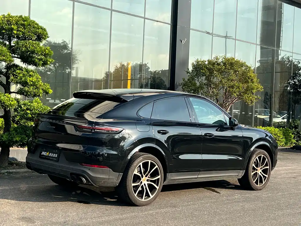 Porsche Cayenne 2023 — фото 9