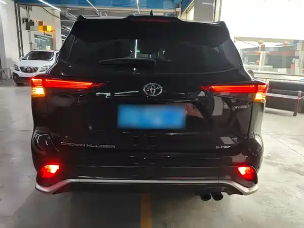 Toyota Crown Kluger 2022
