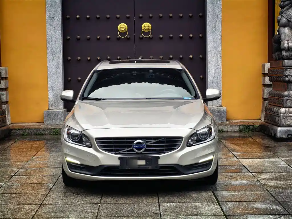 Volvo V60 2017 — фото 5