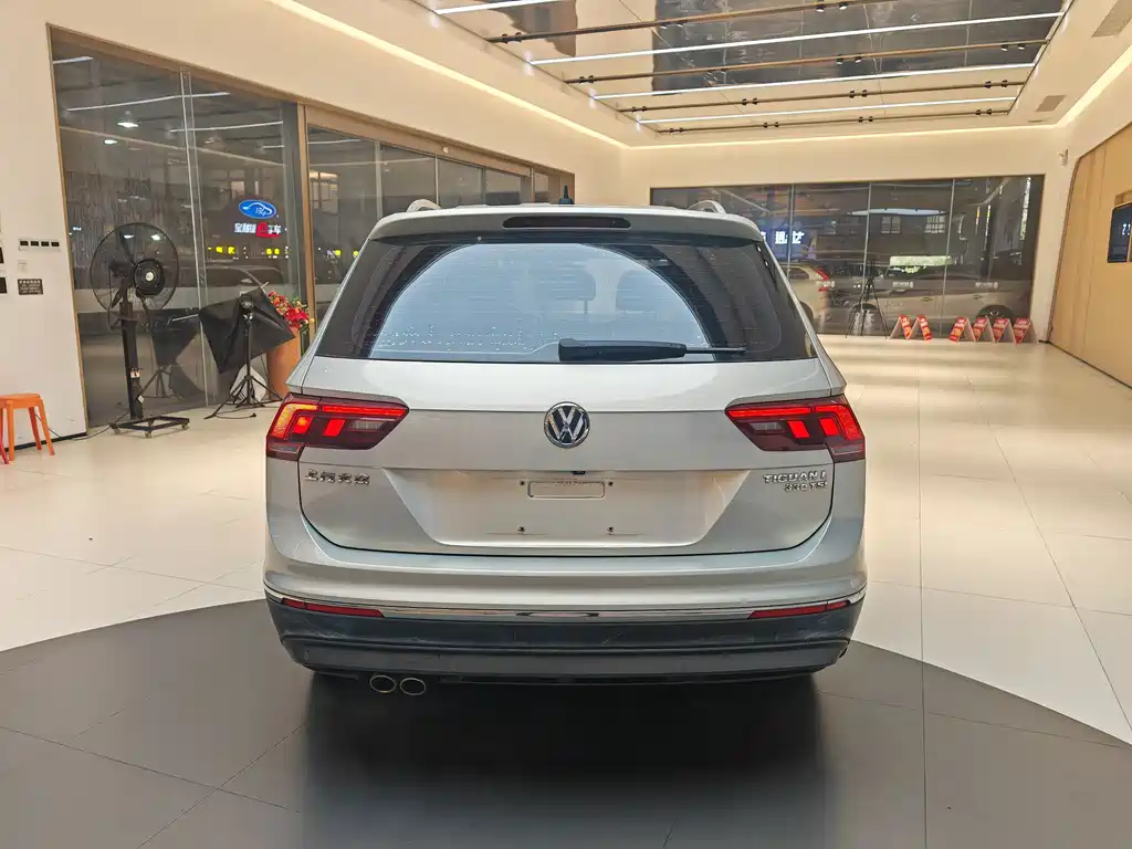 Volkswagen Tiguan L 2020 — фото 10