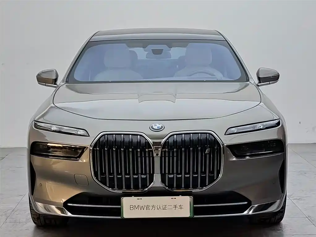BMW i7 2023 — фото 2