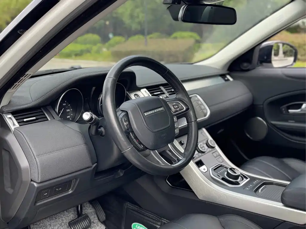 Land Rover Evoque 2018 — фото 8