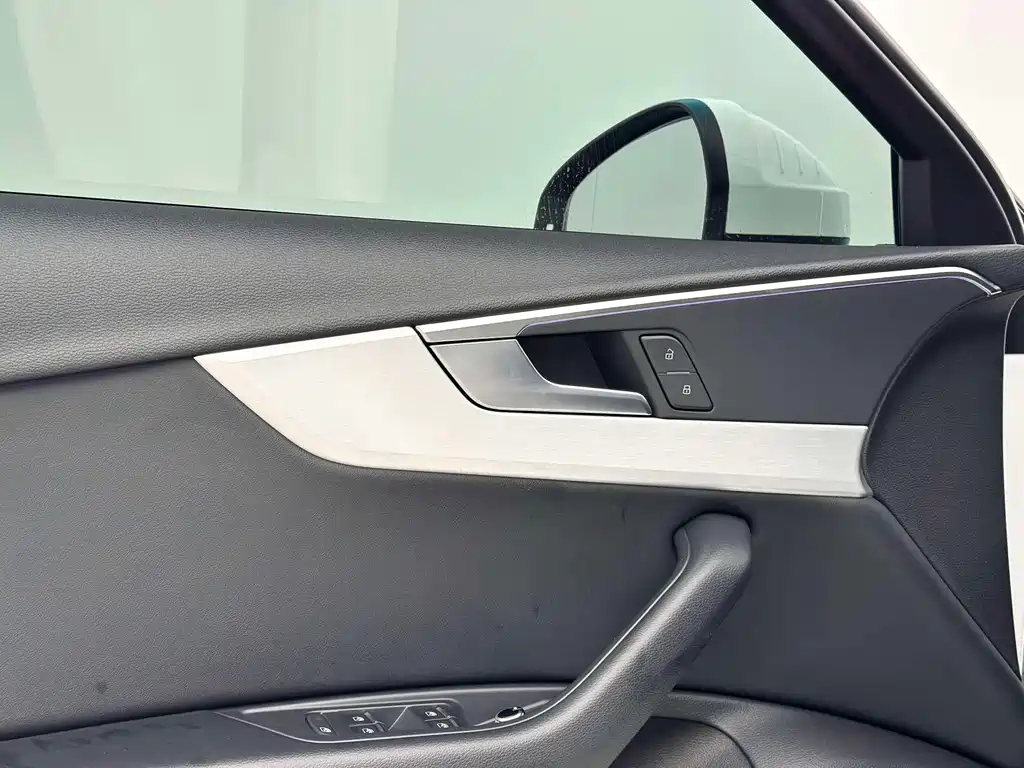 Audi A4L 2021 — фото 10