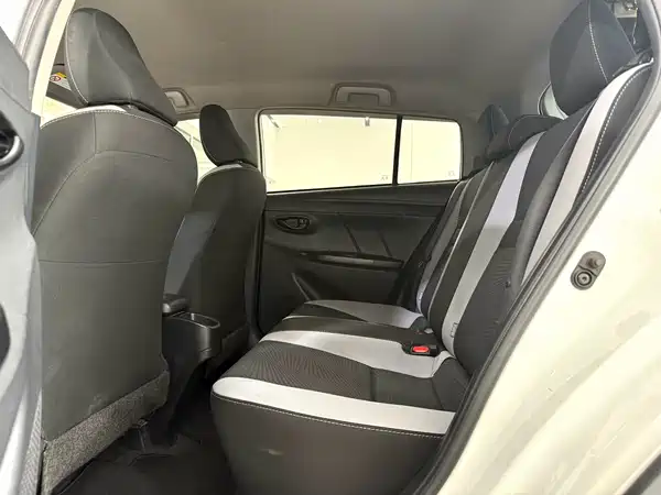 Toyota Yaris L 2022