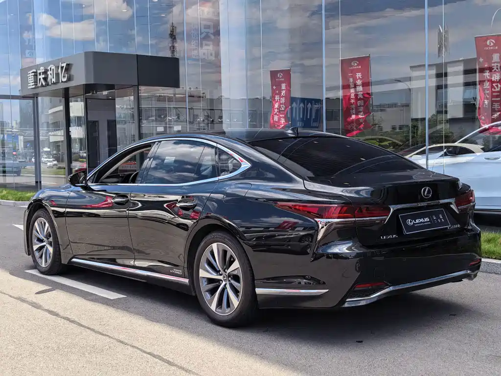 Lexus LS 2020 — фото 14
