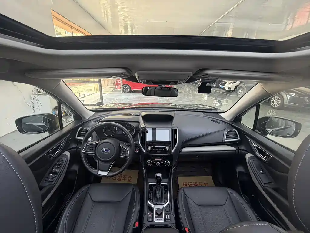 Subaru Forester 2022 — фото 11