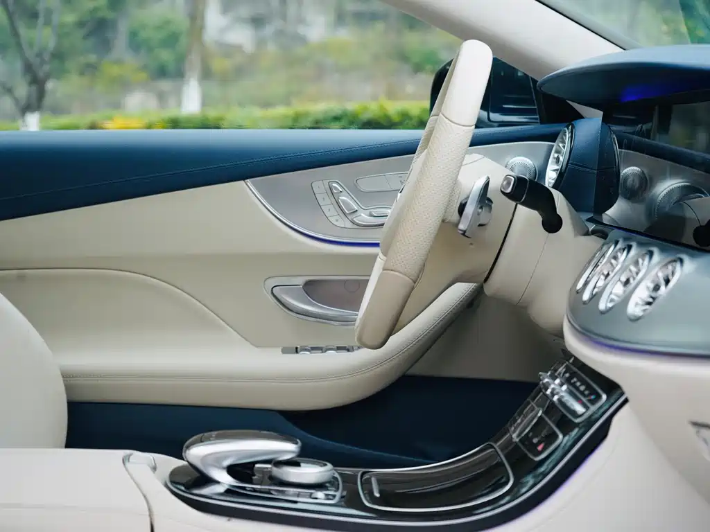 Mercedes-Benz E-Class 2018 — фото 16