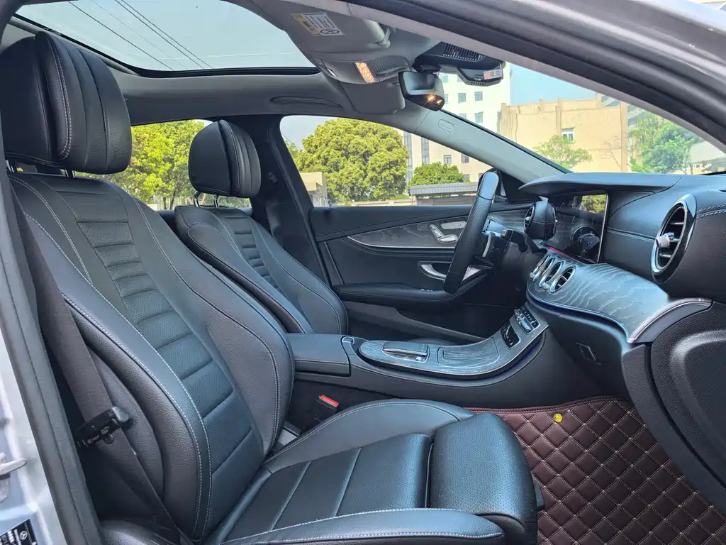 Mercedes-Benz E-Class 2022 — фото 9