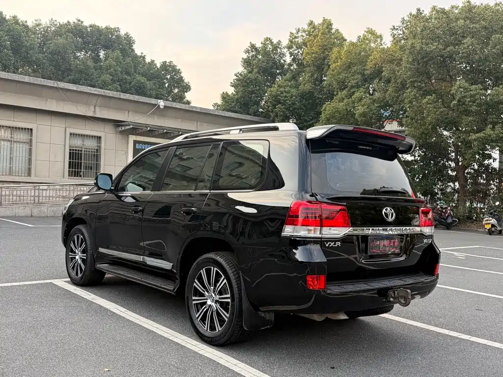 Toyota Land Cruiser 2018 — фото 4