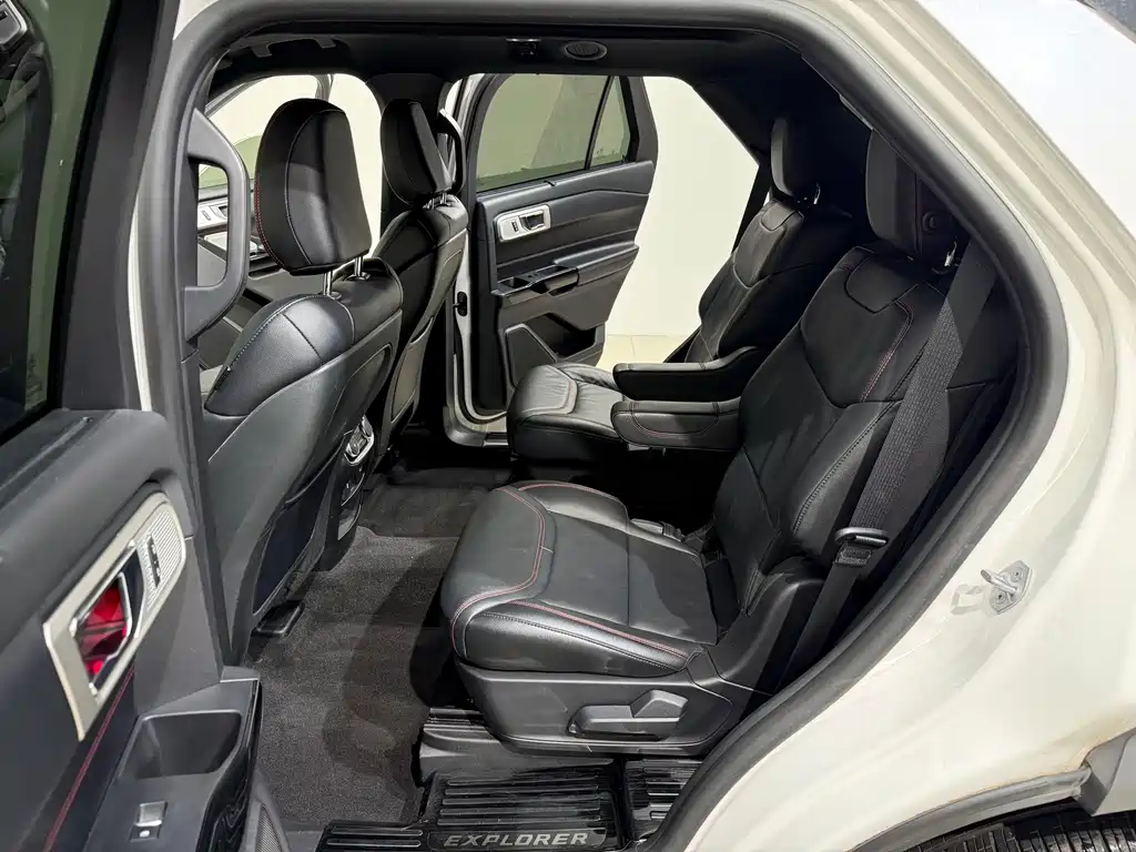 Ford Explorer 2020 — фото 15